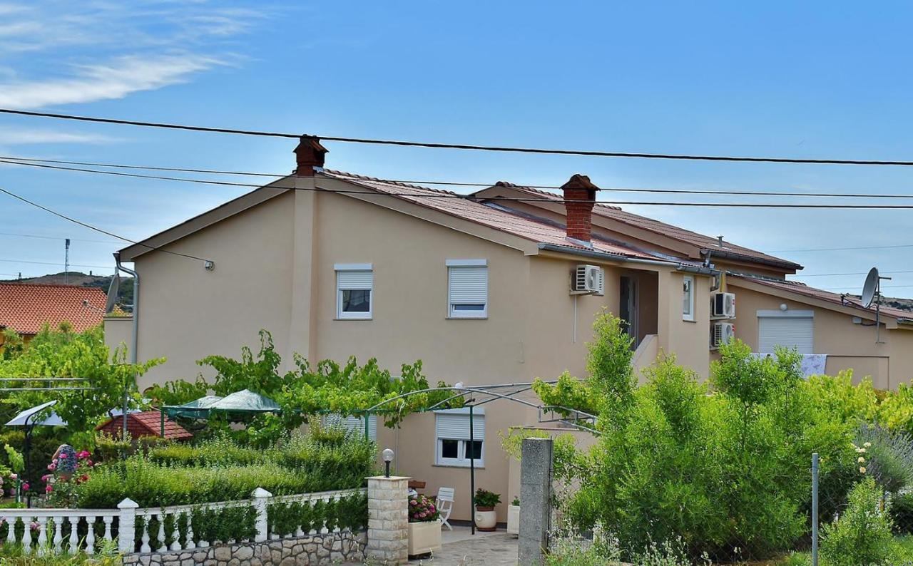 Apartmani Danijela Лопар Экстерьер фото