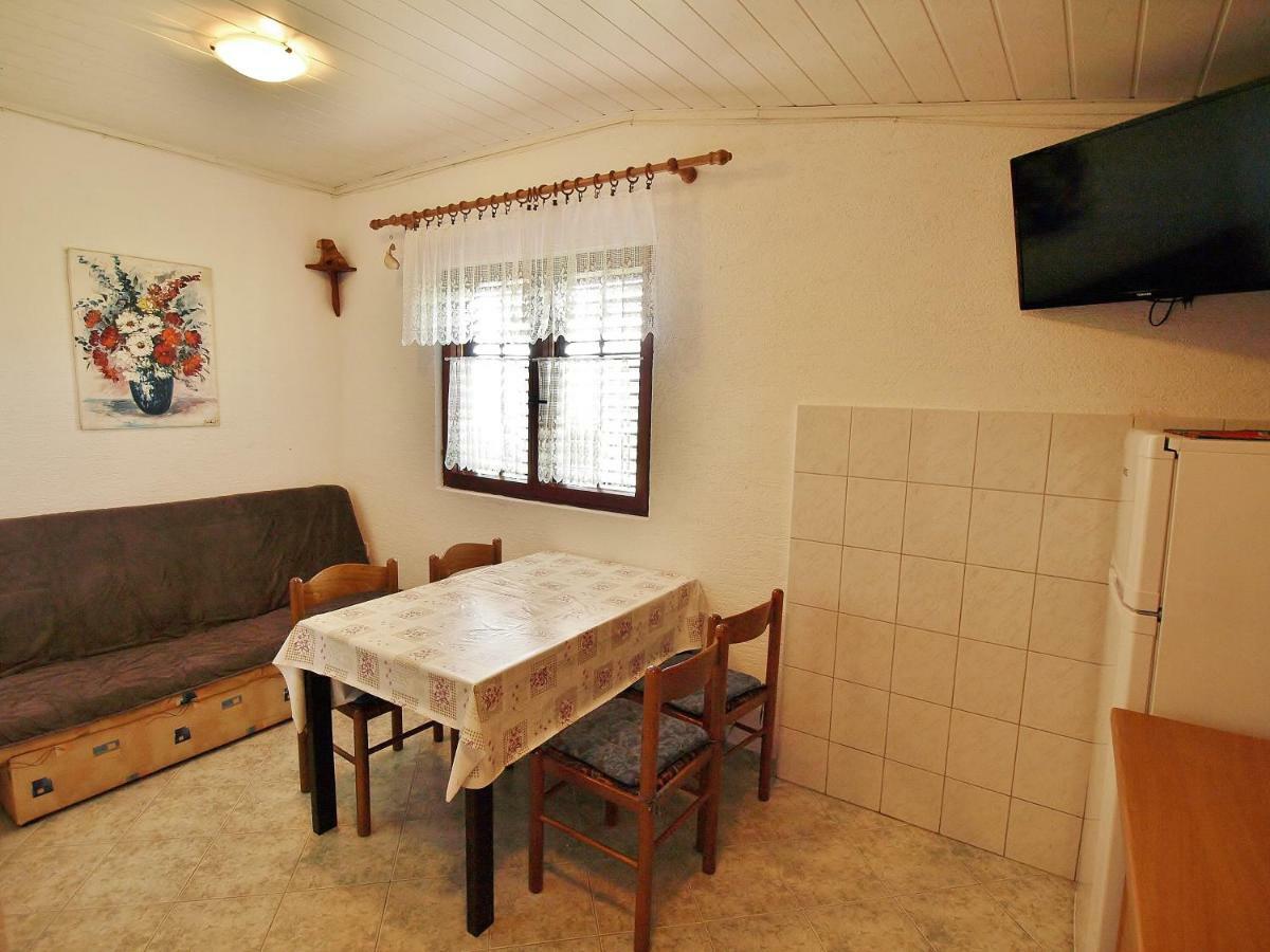Apartmani Danijela Лопар Экстерьер фото